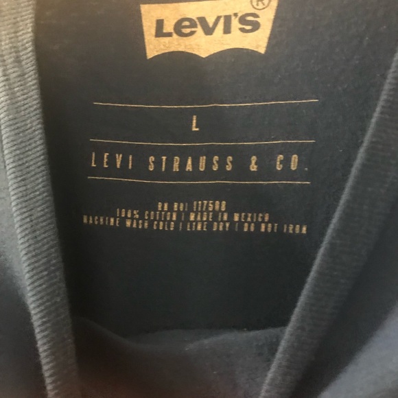 Blue Levi shirt - Picture 2 of 2
